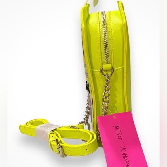 Betsey Johnson 100% Poisonous Apple Juice Purse Crossbody Bag NWT - Picture 2 of 2